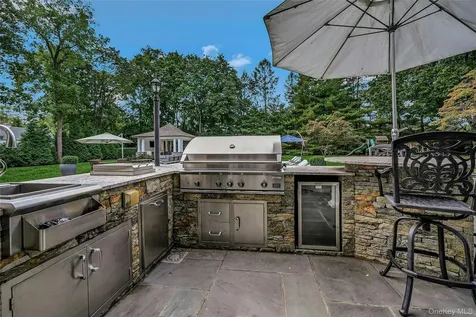 192 Burtis Lane Muttontown NY 11791
