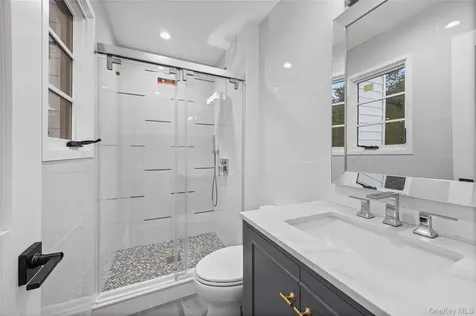6 Clearmeadow Court Woodbury NY 11797
