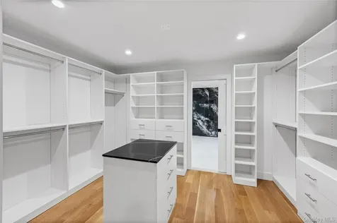 6 Clearmeadow Court Woodbury NY 11797