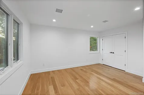 6 Clearmeadow Court Woodbury NY 11797