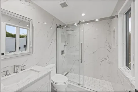 6 Clearmeadow Court Woodbury NY 11797