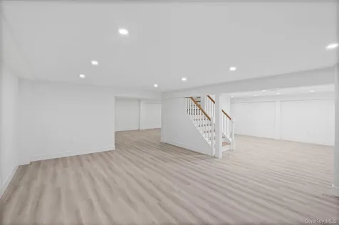 6 Clearmeadow Court Woodbury NY 11797