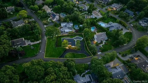 6 Clearmeadow Court Woodbury NY 11797