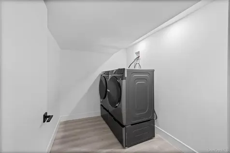 6 Clearmeadow Court Woodbury NY 11797