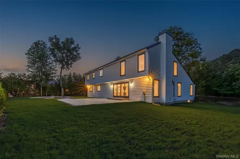 6 Clearmeadow Court Woodbury NY 11797