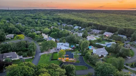 6 Clearmeadow Court Woodbury NY 11797