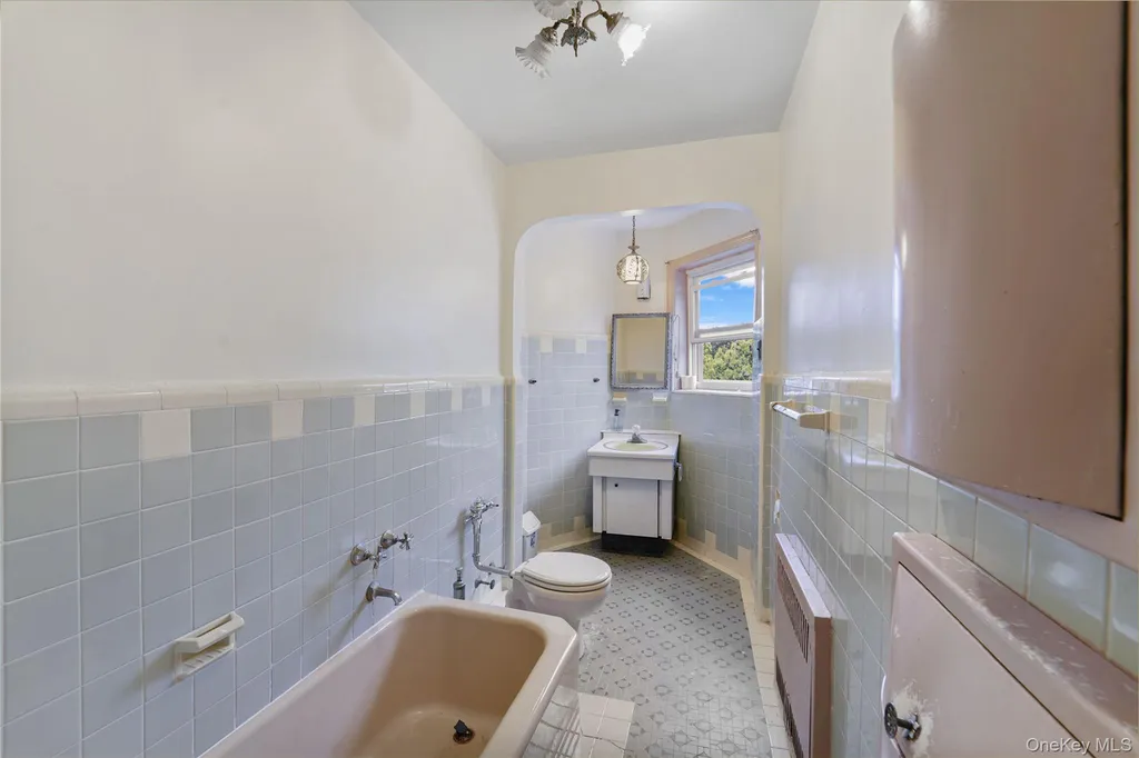 1402 E 37th Street Brooklyn NY 11210