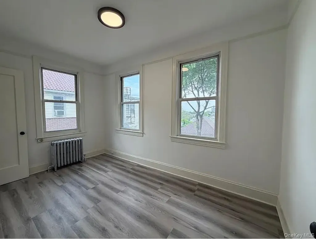 722 E 231st Street Bronx NY 10466