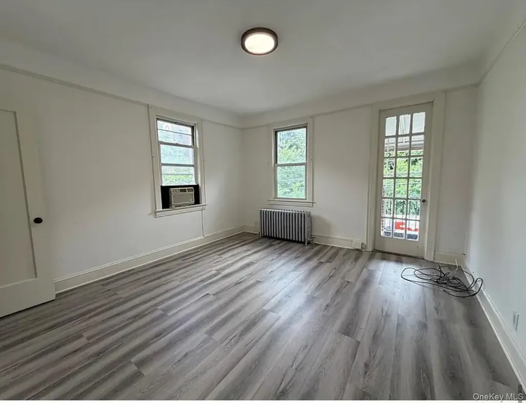 722 E 231st Street Bronx NY 10466
