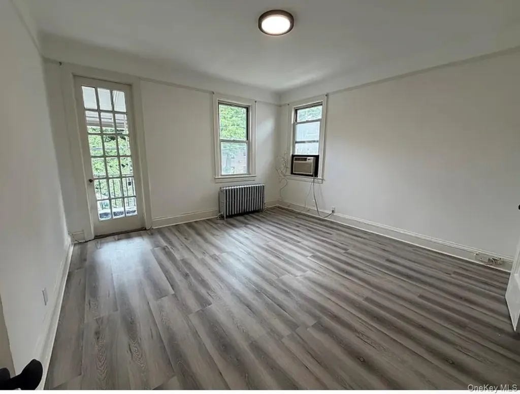 722 E 231st Street Bronx NY 10466