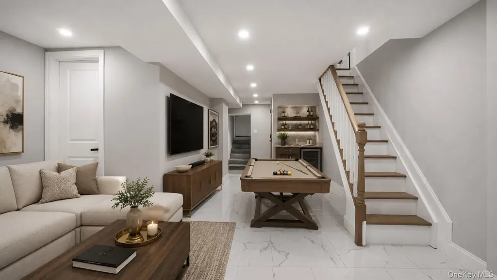 128 E 238th Street Bronx NY 10470