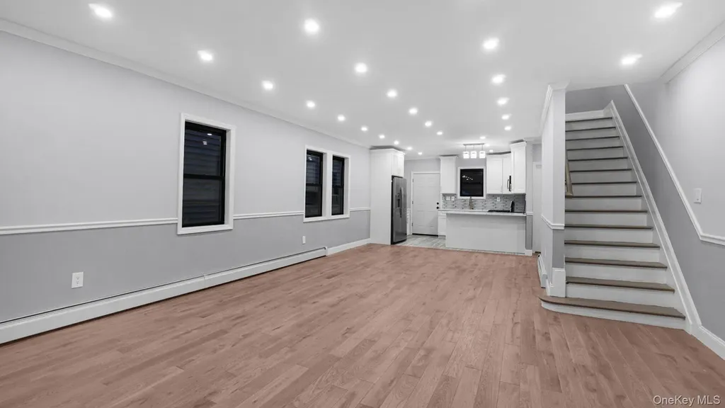 128 E 238th Street Bronx NY 10470
