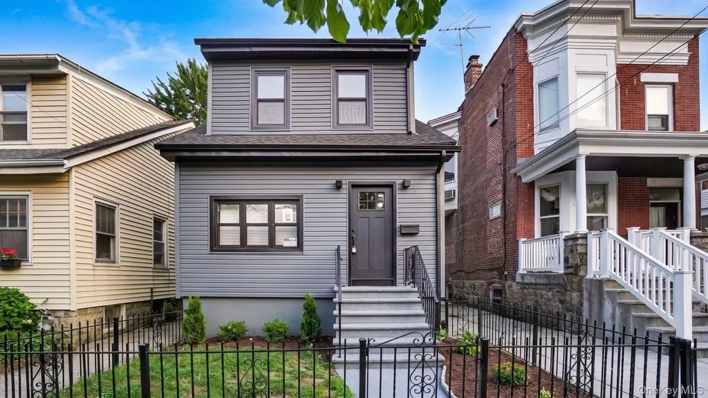 128 E 238th Street Bronx NY 10470