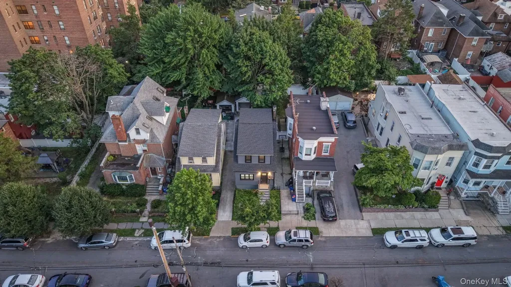 128 E 238th Street Bronx NY 10470