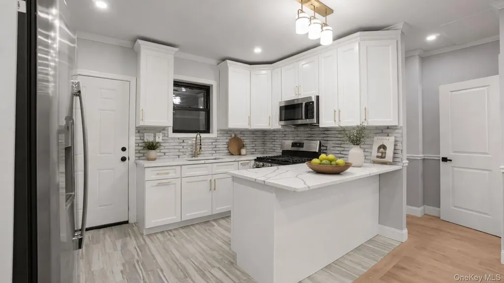 128 E 238th Street Bronx NY 10470
