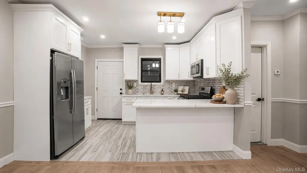 128 E 238th Street Bronx NY 10470