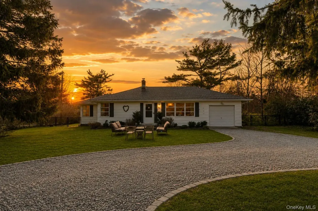 84 Evergreen Avenue East Moriches NY 11940