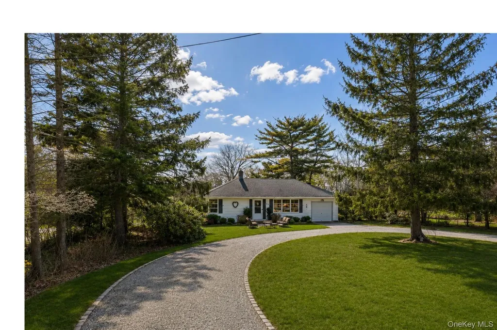 84 Evergreen Avenue East Moriches NY 11940