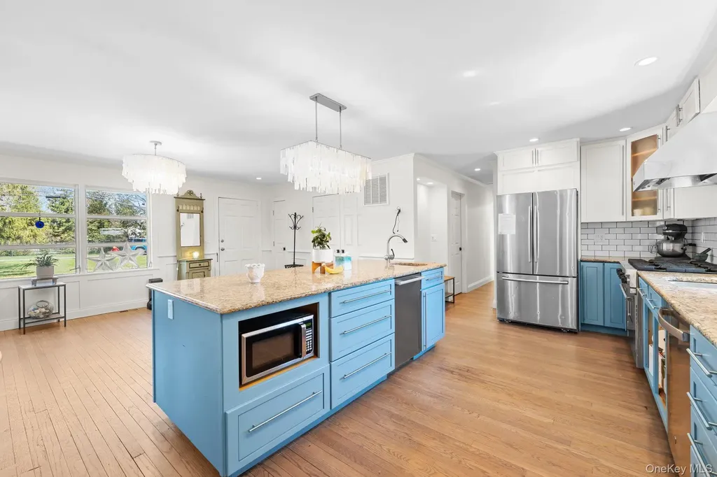 84 Evergreen Avenue East Moriches NY 11940
