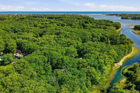 44 Georgica Close Road East Hampton NY 11937