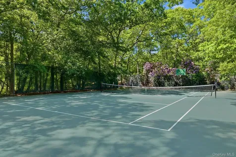 44 Georgica Close Road East Hampton NY 11937