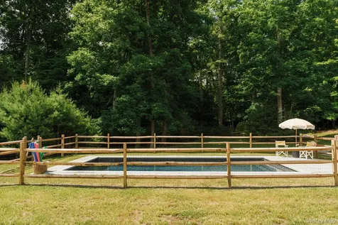 130 Cedar Drive Kerhonkson NY 12446