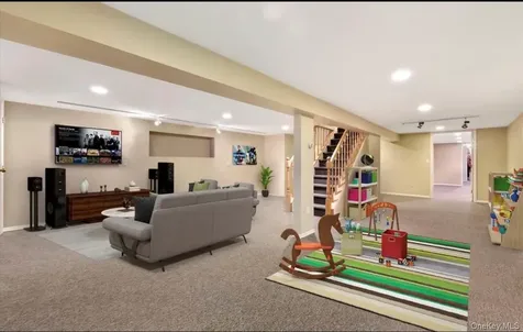 240 Plainview Road Woodbury NY 11797