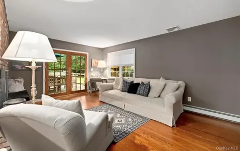 240 Plainview Road Woodbury NY 11797