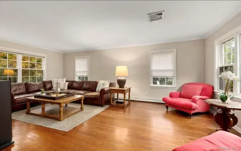 240 Plainview Road Woodbury NY 11797