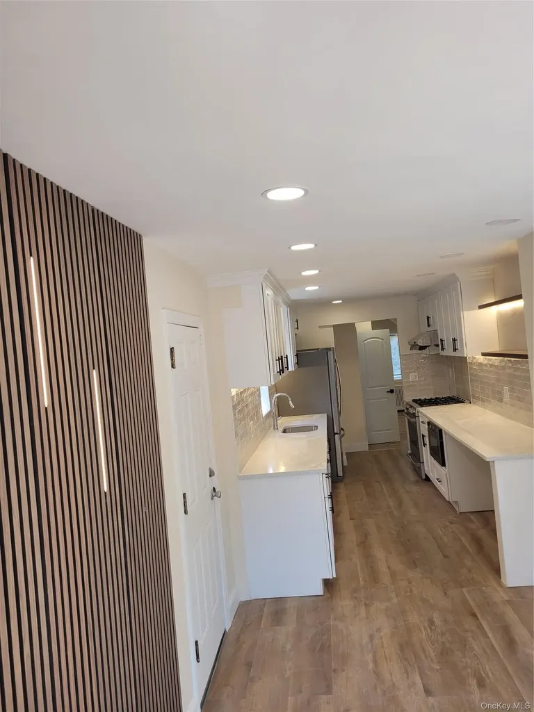 21104 Richland Avenue Oakland Gardens NY 11364