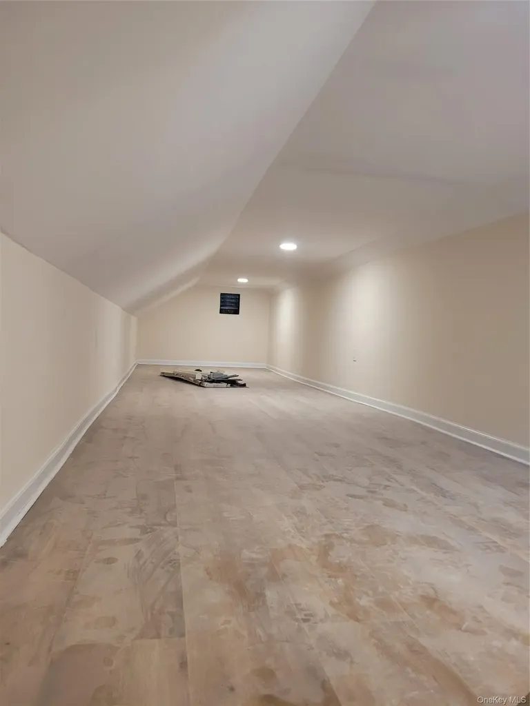 21104 Richland Avenue Oakland Gardens NY 11364