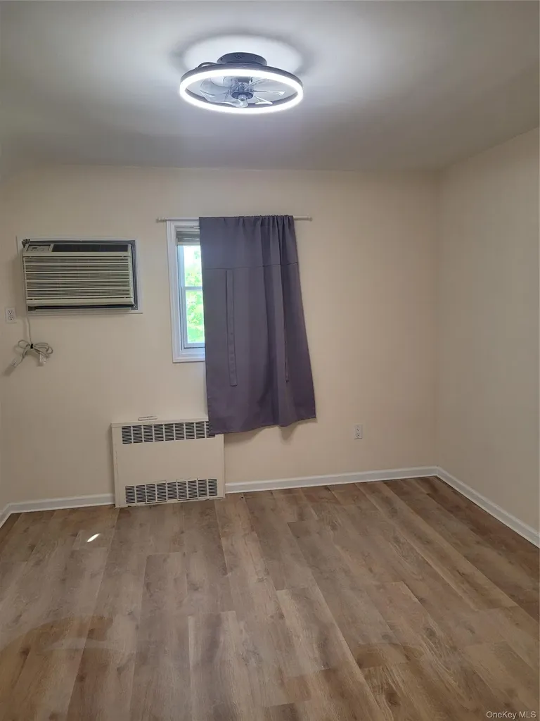 21104 Richland Avenue Oakland Gardens NY 11364