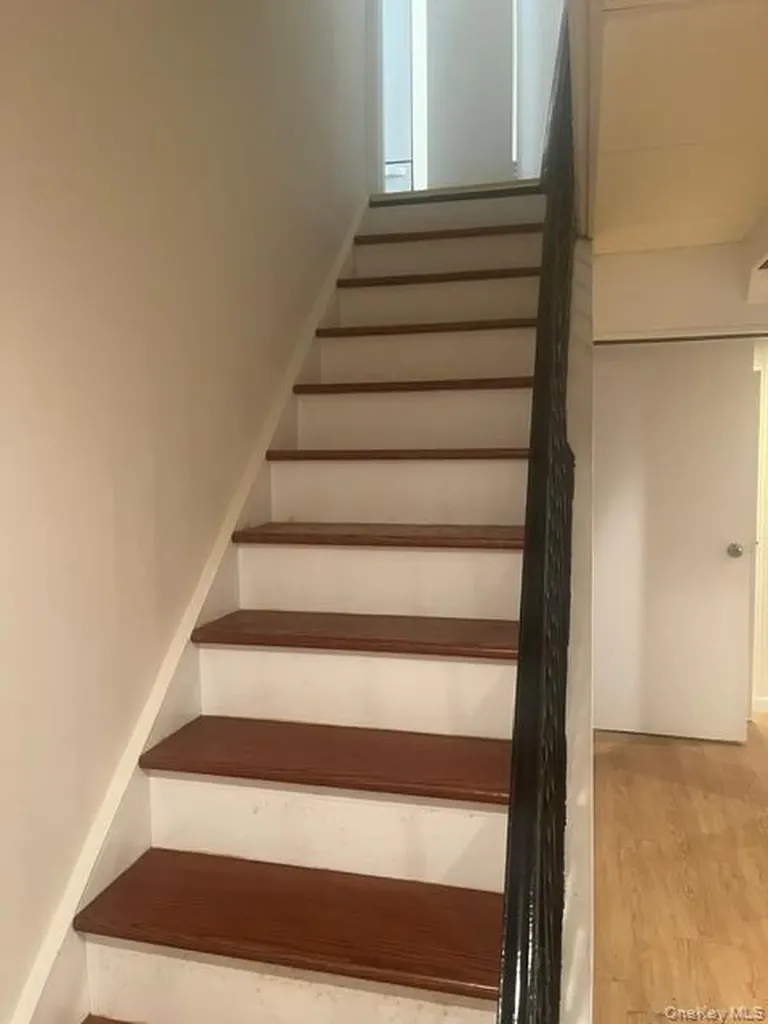 21104 Richland Avenue Oakland Gardens NY 11364