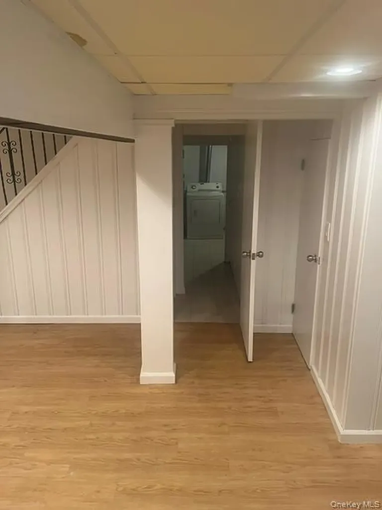 21104 Richland Avenue Oakland Gardens NY 11364