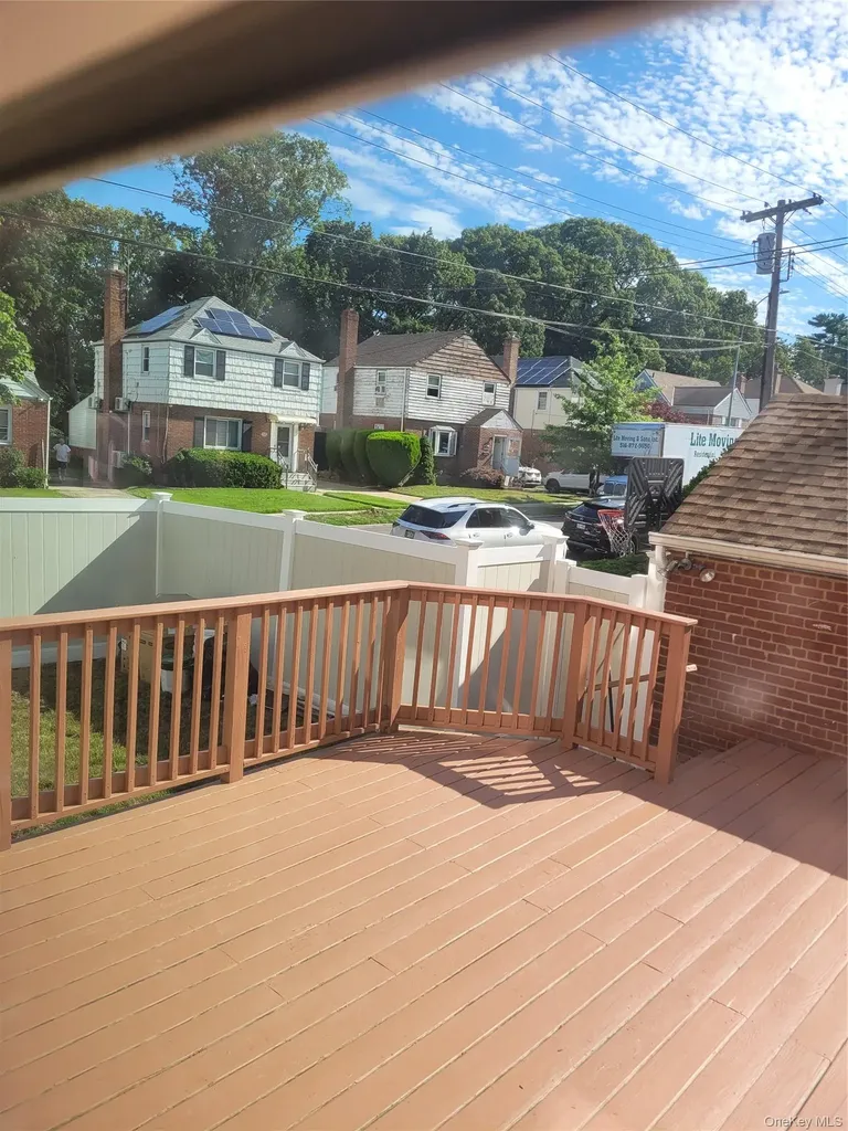21104 Richland Avenue Oakland Gardens NY 11364