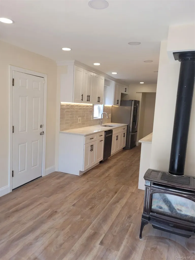 21104 Richland Avenue Oakland Gardens NY 11364