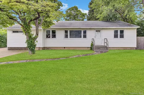 39 3rd Avenue Westbury NY 11590