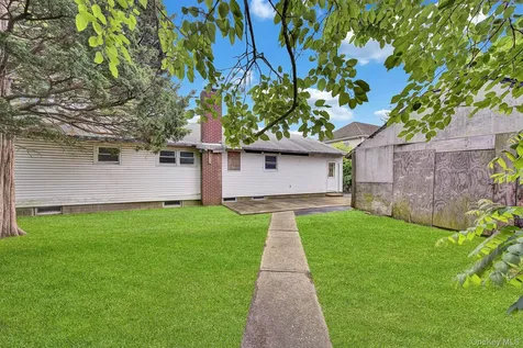 39 3rd Avenue Westbury NY 11590