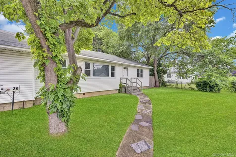 39 3rd Avenue Westbury NY 11590