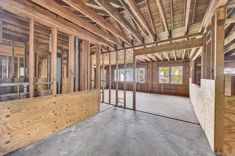 39 3rd Avenue Westbury NY 11590