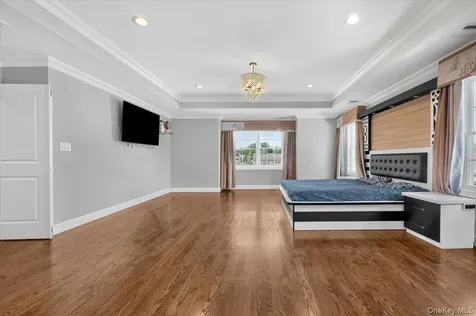 84 Choir Lane Westbury NY 11590