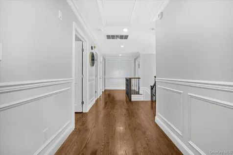 84 Choir Lane Westbury NY 11590