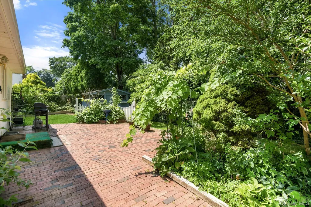 304 Concord Street Dix Hills NY 11746