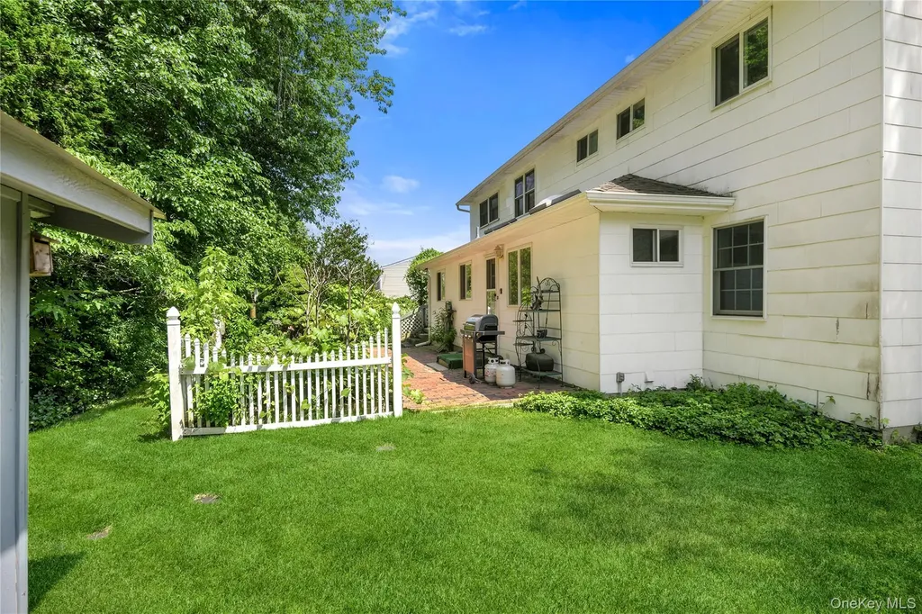 304 Concord Street Dix Hills NY 11746