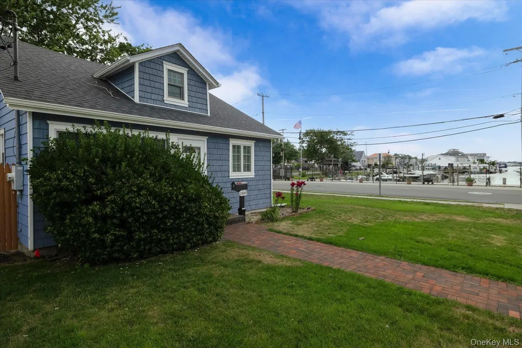 2683 Hewlett Lane Bellmore NY 11710