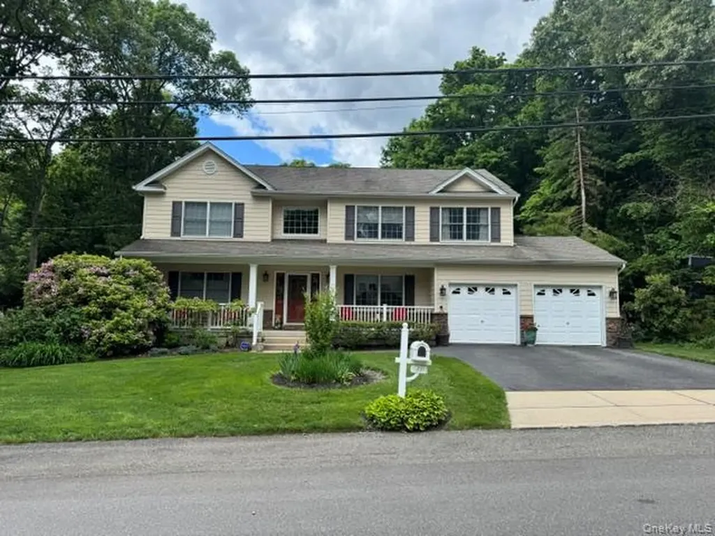 41 Shady Lane Huntington NY 11743