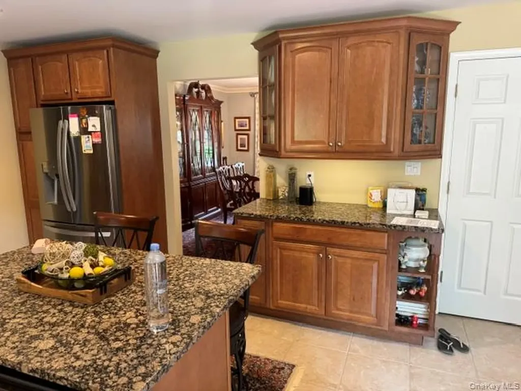 41 Shady Lane Huntington NY 11743