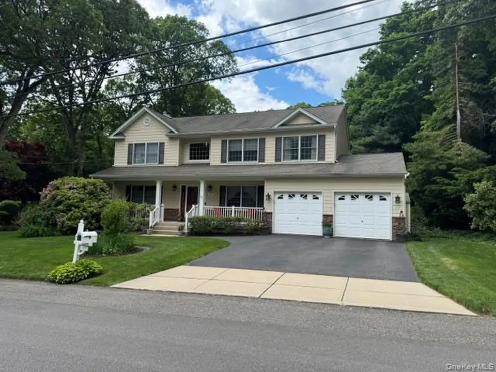 41 Shady Lane Huntington NY 11743