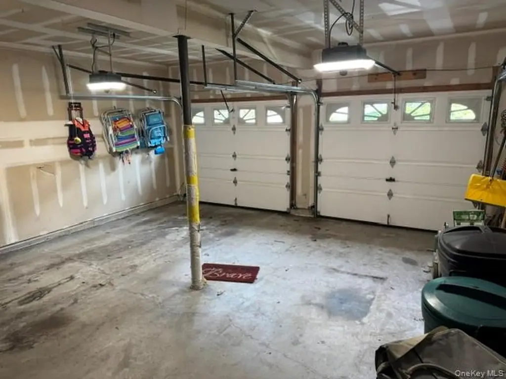 41 Shady Lane Huntington NY 11743