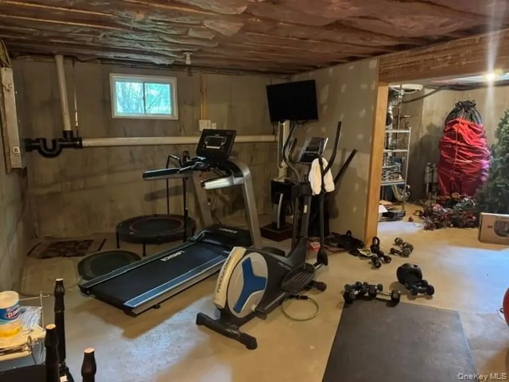 41 Shady Lane Huntington NY 11743